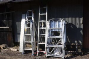 stepladder_and_ladder2